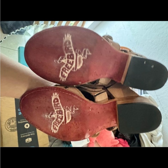 COMING SOON FREEBIRD BOOTIES SANDALS HEELS FREEBIRD BY STEVEN - Picture 3 of 7